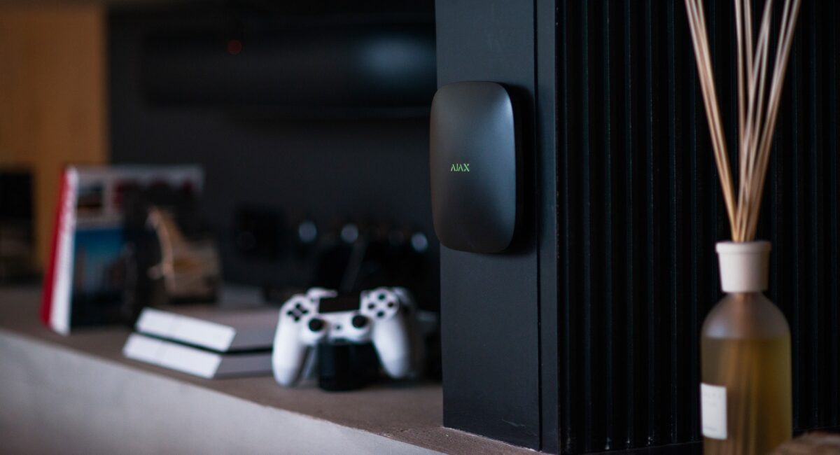 Panou inteligent de control al alarmei Ajax Hub, Negru - imagine 10
